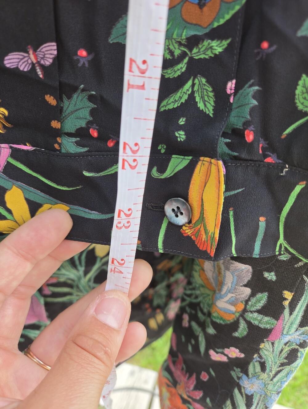 VTG 1970s GUCCI Skirt Set. 100% Silk Blouse. 100% Wool Skirt. Black Flora - Picture 14 of 14
